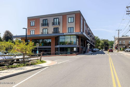 306-34 Bridge St, Great Barrington, MA, 01230-3103 | Card Image
