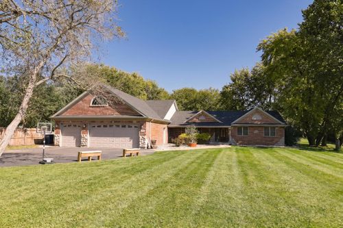 5S571 S Tuthill Road, Naperville, IL, 60563 | Card Image