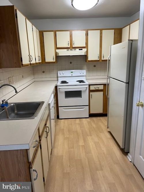 1012 9th St, NEWARK, DE, 19711-8725 | Card Image