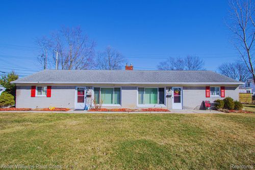 16550 Petrie St, Roseville, MI, 48066-3247 | Card Image