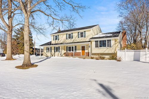 2922 Manor St, Yorktown Heights, NY, 10598-2306 | Card Image