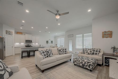 1672 Happy Valley St, Montgomery, TX, 77316-3189 | Card Image