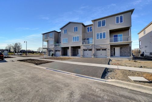 17 Markland Ave, Picton, ON, K0K2T0 | Card Image