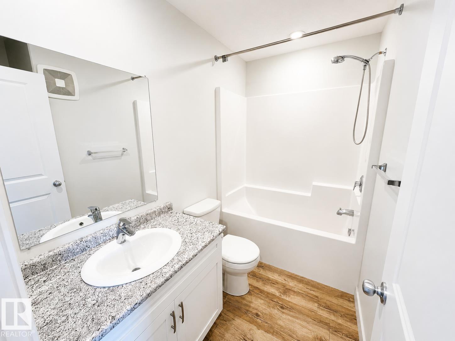 Residential in Clairmont 3