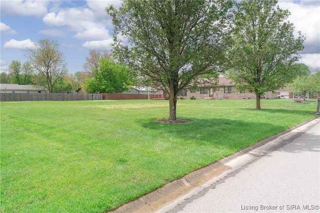 85 Northfield Dr, Home with 3 bedrooms, 3 bathrooms and null parking in Scottsburg IN | Image 25