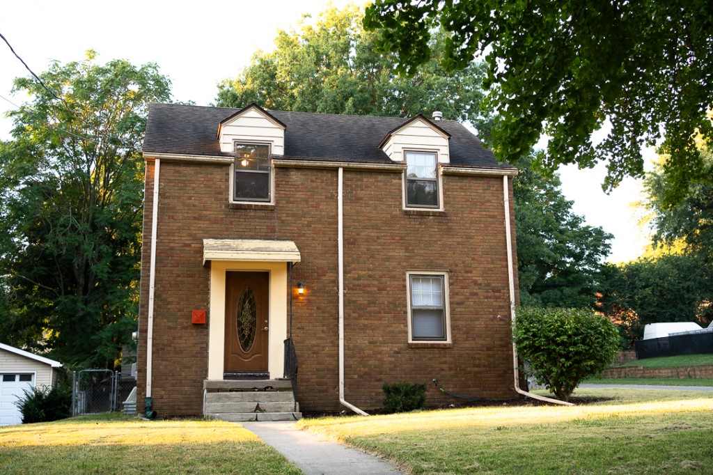 Loomis Ave, Des Moines, IA 50315