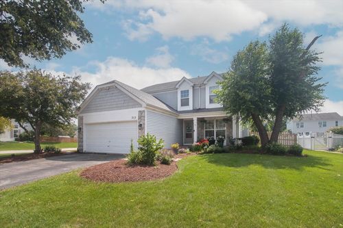 313 Valley Forge Ave, South Elgin, IL, 60177-2570 | Card Image