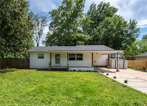 205 El Paso St Se, Gravette, AR, 72736-9108 | Card Image