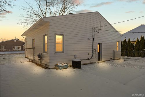 65 Algansee Dr, Troy, MI, 48083-1602 | Card Image