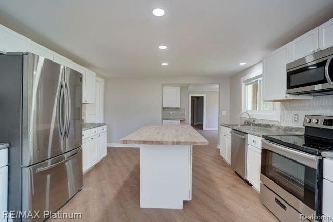 8001 Beecher Rd, House other with 4 bedrooms, 2 bathrooms and null parking in Clayton Twp MI | Image 13