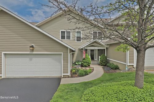 33 Alpine Trl, Pittsfield, MA, 01201-8844 | Card Image