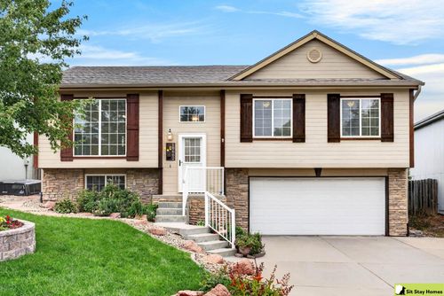 18662 Borman Street, Omaha, NE, 68135 | Card Image