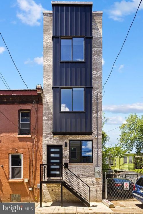 2322 N Mutter St, PHILADELPHIA, PA, 19133-3736 | Card Image
