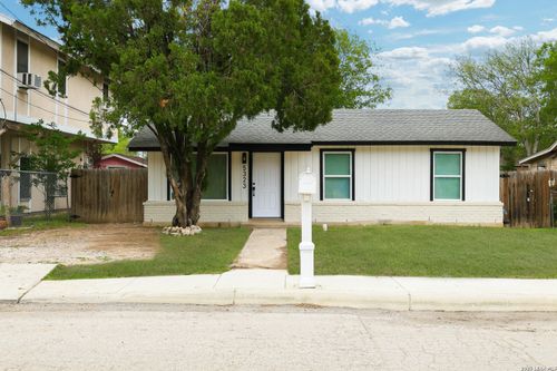 5323 El Paso St, San Antonio, TX, 78237-2705 | Card Image