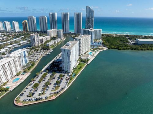 232-500 Bayview Dr, Sunny Isles Beach, FL, 33160-4780 | Card Image