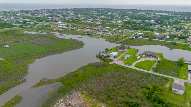 837 22 Nd St, House other with 2 bedrooms, 2 bathrooms and null parking in San Leon TX | Image 44