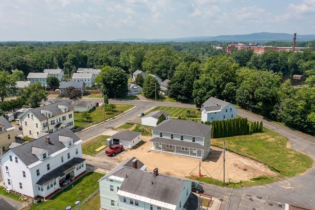 A - 10 Glen Cove Pl, Condo with 2 bedrooms, 2 bathrooms and 1 parking in Easthampton MA | Image 5