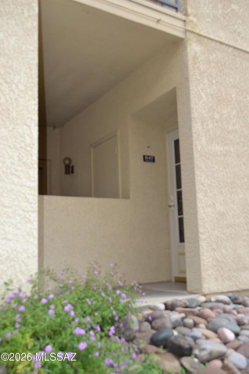 d47-1200 E River Road, Tucson, AZ, 85718 | Card Image