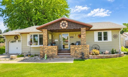 220 N 3rd Ave E, Hartley, IA, 51346-1230 | Card Image