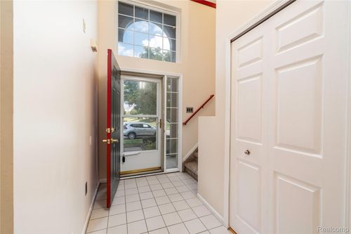 75-550 Concord Dr, Canton, MI, 48188-5287 | Card Image