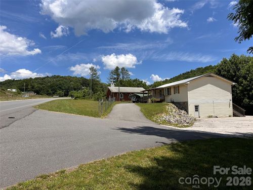 422 Us 19e, Spruce Pine, NC, 28777-6372 | Card Image