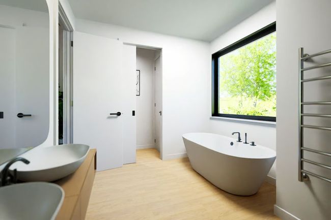 Soak your stresses away in this tub with a view of the Hill Country. | Image 19
