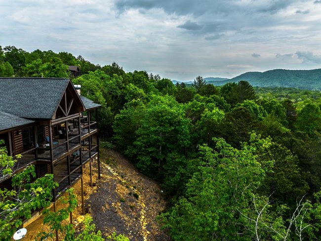 9 Kensington Dr, Home with 3 bedrooms, 3 bathrooms and null parking in Mineral Bluff GA | Image 45