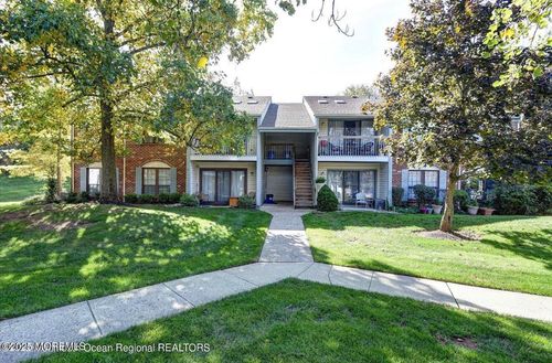 266-71 Crabapple Ln, Franklin Park, NJ, 08823-1417 | Card Image