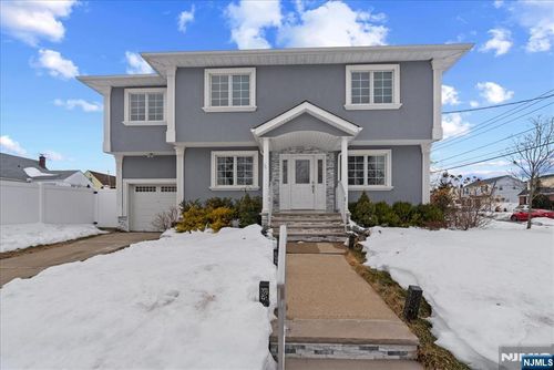 86 Hillman Dr, Elmwood Park, NJ, 07407-1323 | Card Image