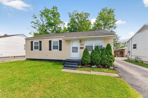 5274 Sinclair Rd, Columbus, OH, 43229-5002 | Card Image