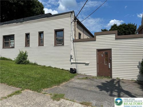 527 Division Street, Bangor Boro, PA, 18013 | Card Image