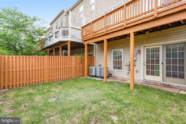 25804 Commons Sq, Townhouse with 3 bedrooms, 4 bathrooms and null parking in CHANTILLY VA | Image 45