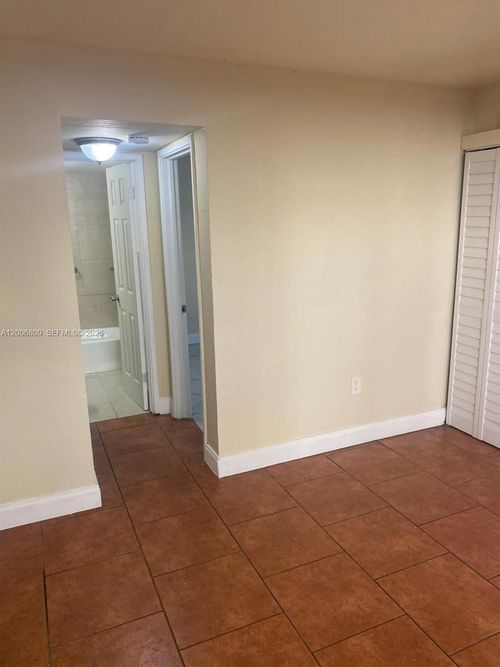 4-1319 Nw 60th St, Miami, FL, 33142-8260 | Card Image