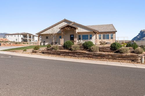 346 W Center St, Toquerville, UT, 84774-7743 | Card Image