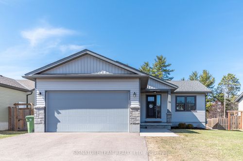 10 Terrance Drive, Petawawa, ON, K8H0G3 | Card Image