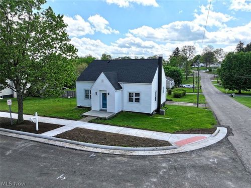 528 Maple St Sw, Sugarcreek, OH, 44681-9346 | Card Image