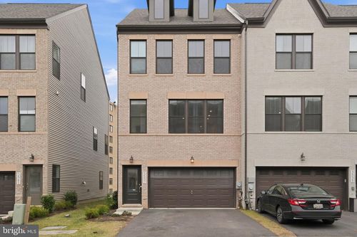 3537 Stella Blue Dr, HYATTSVILLE, MD, 20782-2451 | Card Image