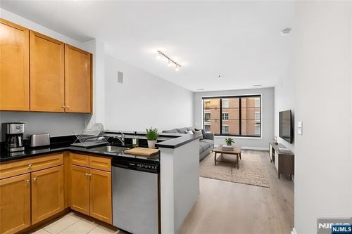 24 Ave At Port Imperial, West New York, NJ, 07093-8399 | Card Image