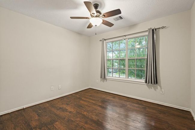 Upstairs bedroom 1 | Image 15