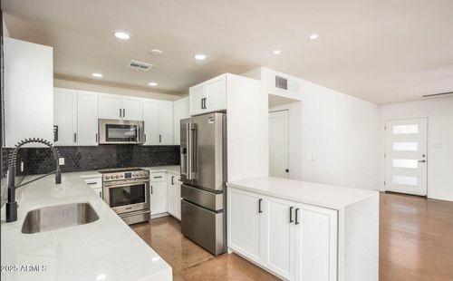 4721 N 24th St, Phoenix, AZ, 85016-4824 | Card Image