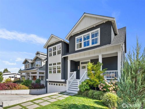 8912 17th Ave Ne, Seattle, WA, 98115-3208 | Card Image