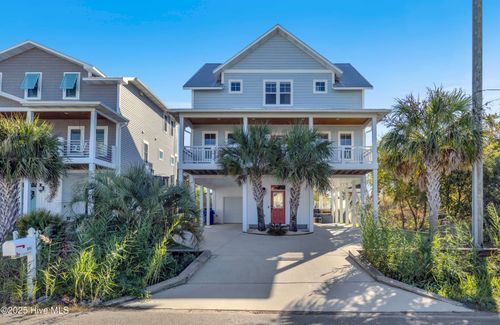 611 Third St S, Carolina Beach, NC, 28428-5338 | Card Image