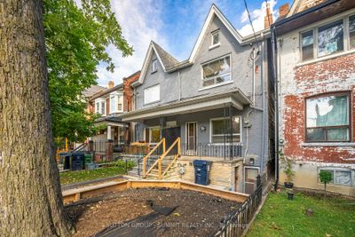 333 Concord Ave, Home with 3 bedrooms, 2 bathrooms and 1 parking in Toronto ON | Image 2