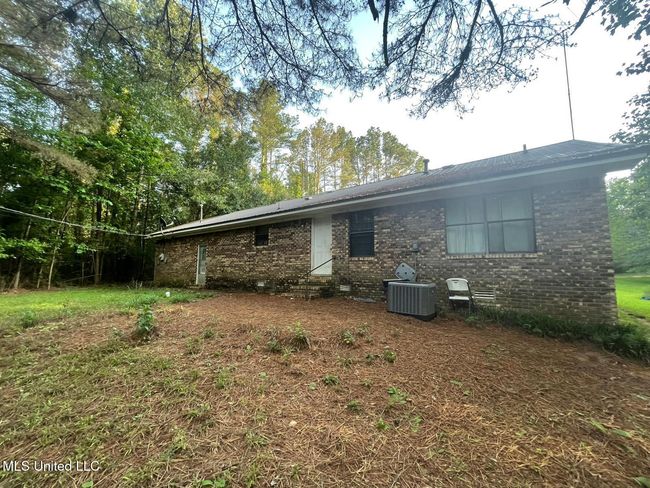 Rear Exterior | Image 9