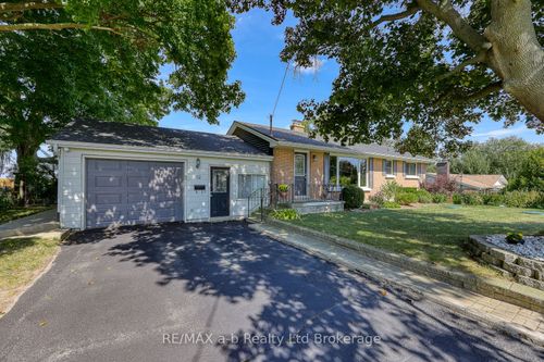 324135 Mount Elgin Rd, Mount Elgin, ON, N0J1N0 | Card Image