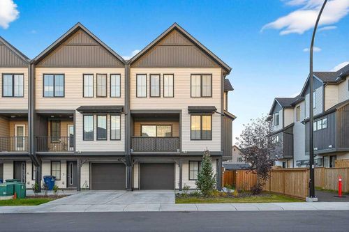 675 S Point Heath Sw, Airdrie, AB, T4B | Card Image