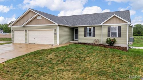 97 September St, Moscow Mills, MO, 63362-2354 | Card Image