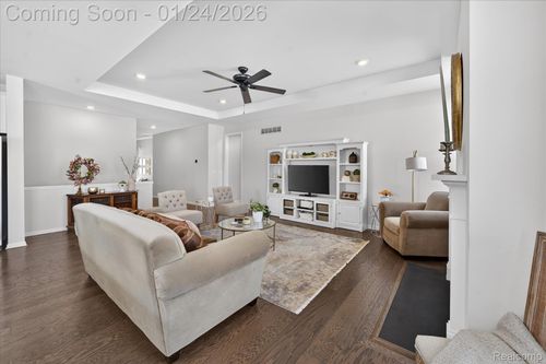 8185 Carston Ln, Brighton, MI, 48116-6822 | Card Image