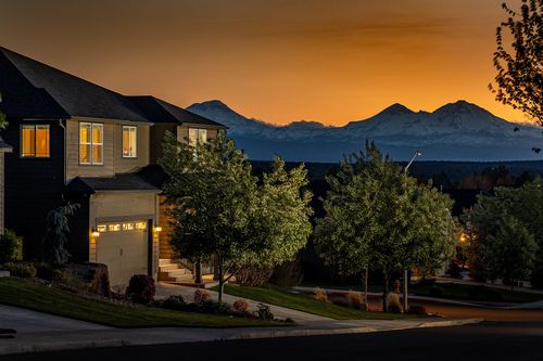 4690 Sw Umatilla Ave, Redmond, OR, 97756-7575 | Card Image