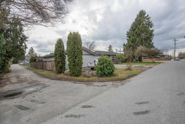 20710 Lorne Avenue, House other with 5 bedrooms, 3 bathrooms and null parking in Maple Ridge BC | Image 5